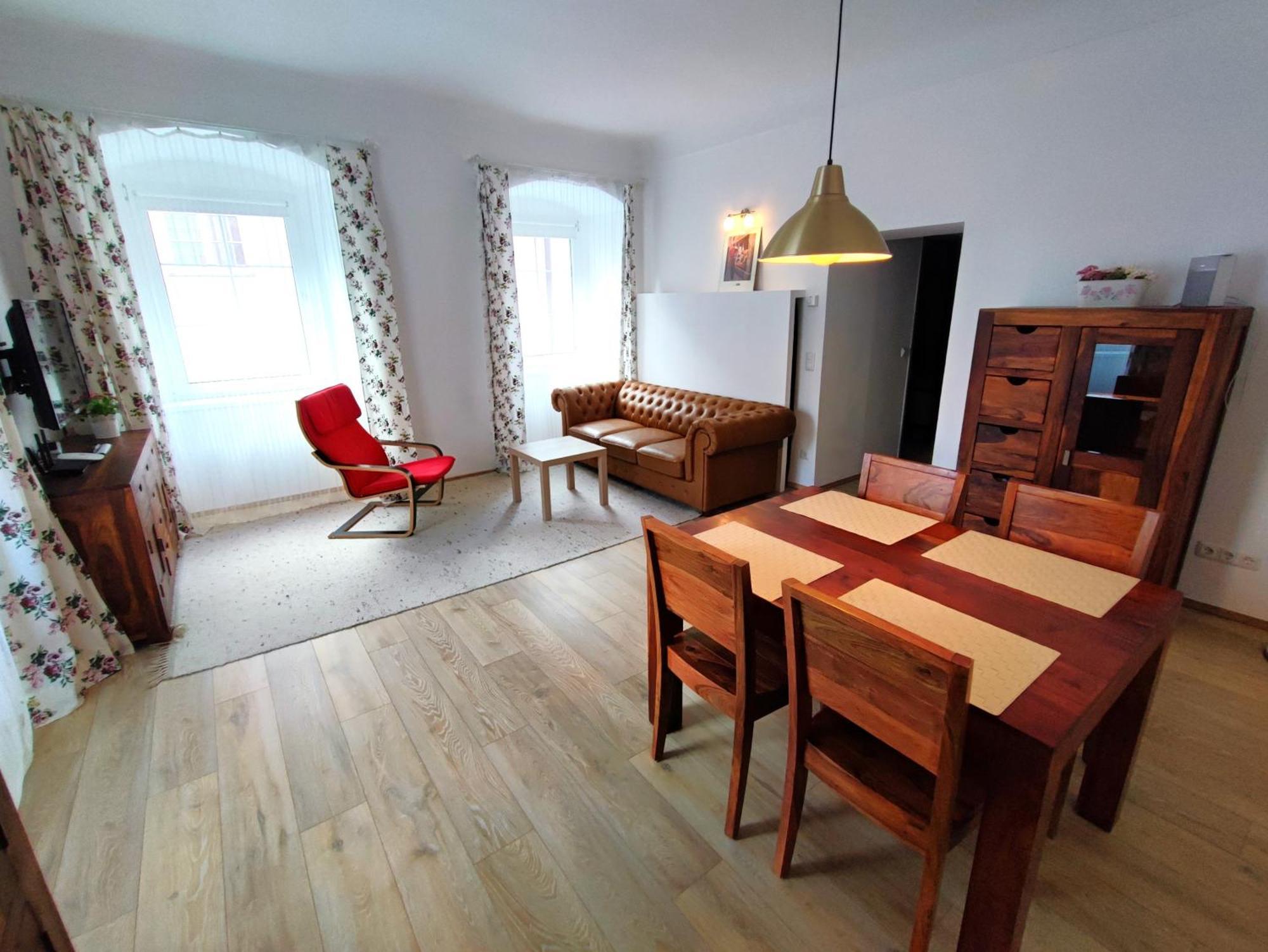 Altstadtwohnungen "Grunberg 1D" & "Gmunden 3D Mit Seeblick" Im Zentrum Von Gmunden Room photo